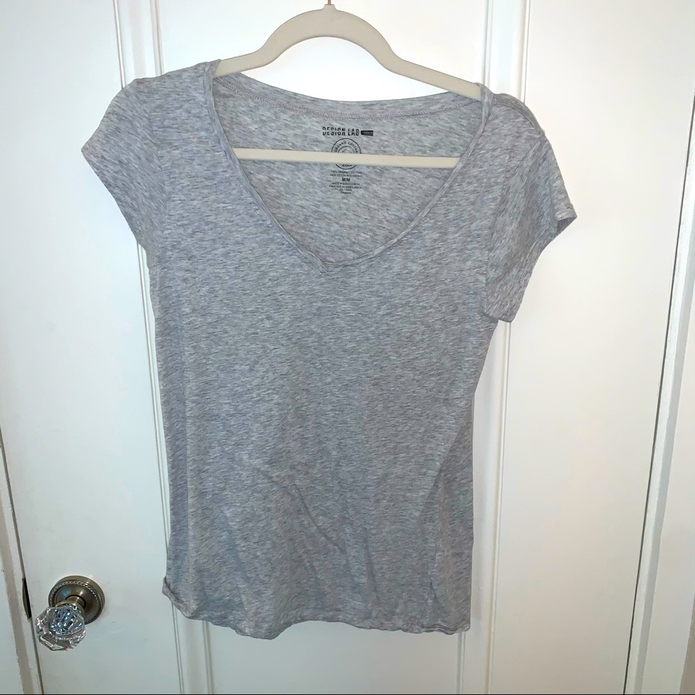 Design Lab V-Neck T-Shirt